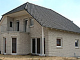 Wenn Sie auf der Suche nach einem Bauunternehmen sind, welches Sie tatkräftig in Ihrem Bauvorhaben eines Einfamilienhauses oder Mehrfamilienhaues unterstützt, dann kontaktieren Sie Bauunternehmen Drömling in Oebisfelde.